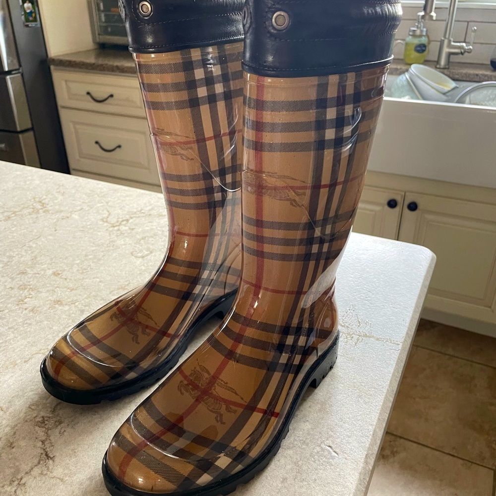 Burberry rain boots.  Size 6.5 US / size 37 EU